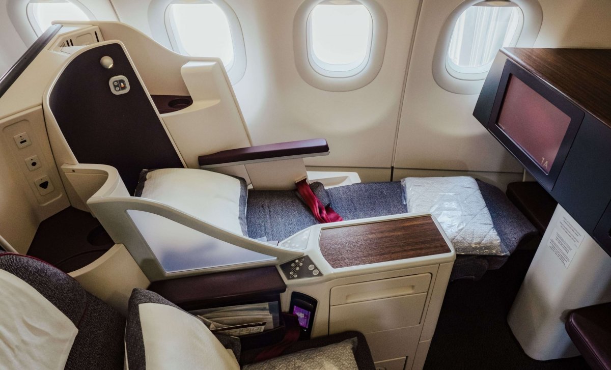 Full–lie bed v bussines class Qatar Airways