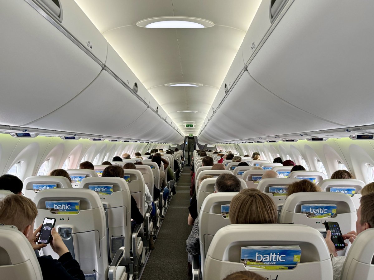 Interiér letadla airBaltic Airbus A220