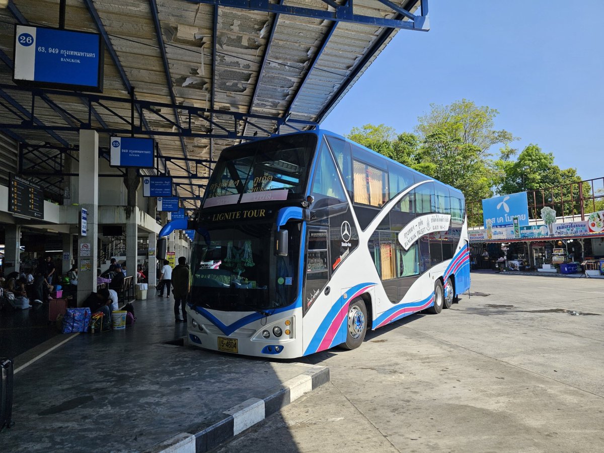 Bus Terminal 2, autobus do Bangkoku