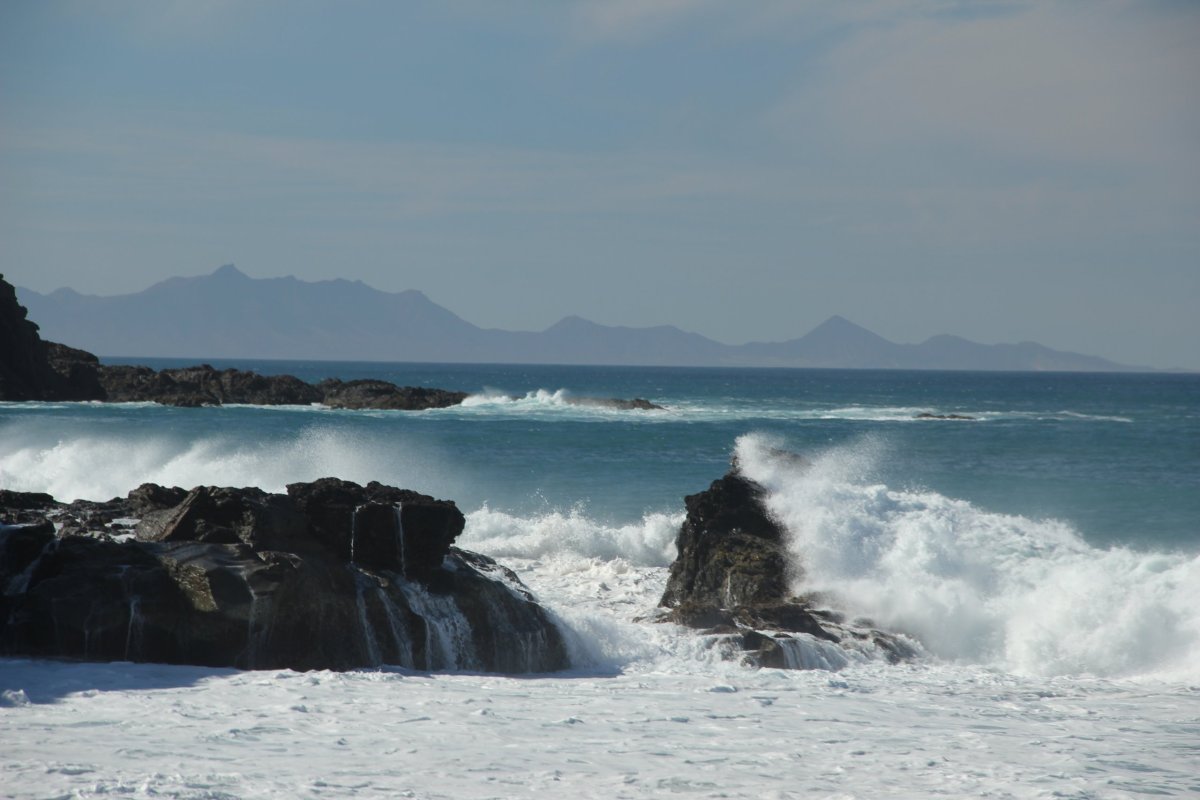 Divoké vlny na Playa de Ajuí