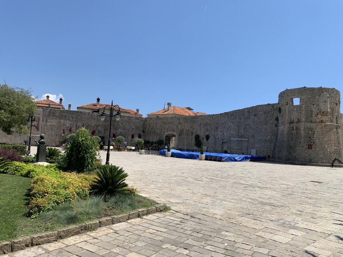 Budva - hradby