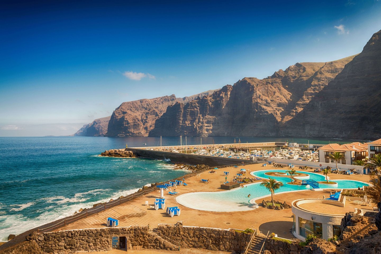 catamaran los gigantes tenerife