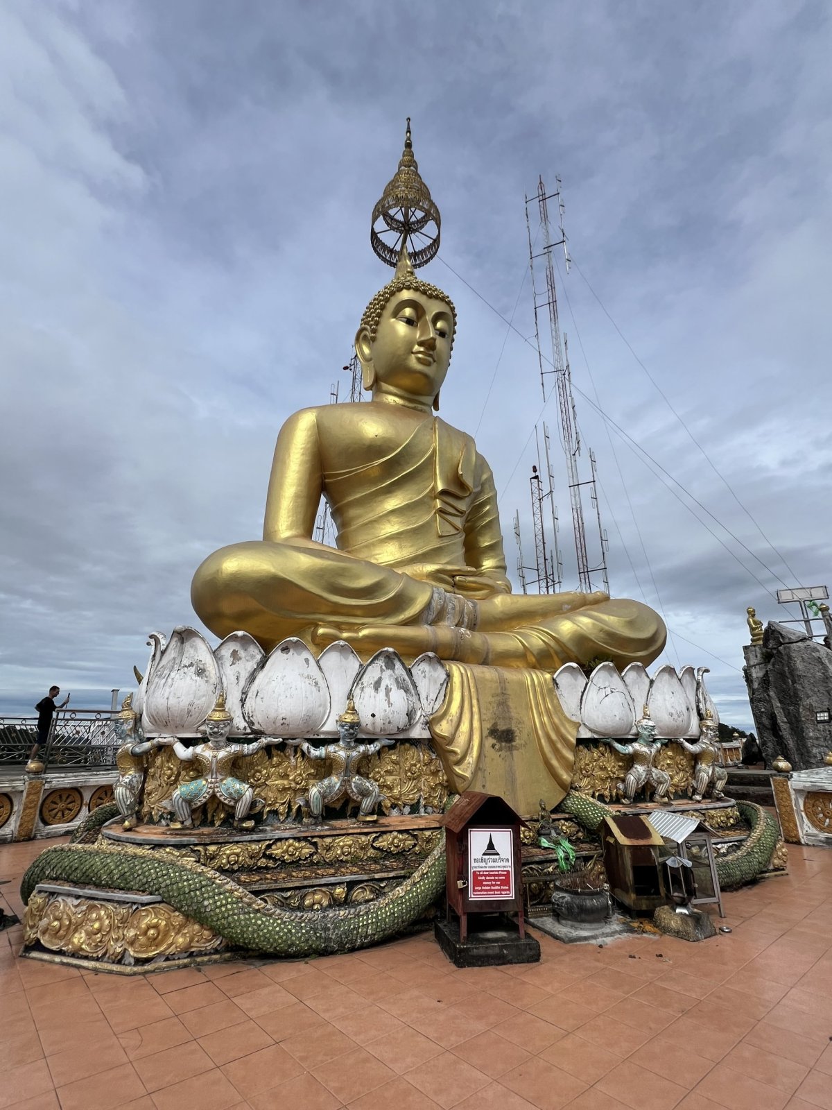 Wat Tham Suea