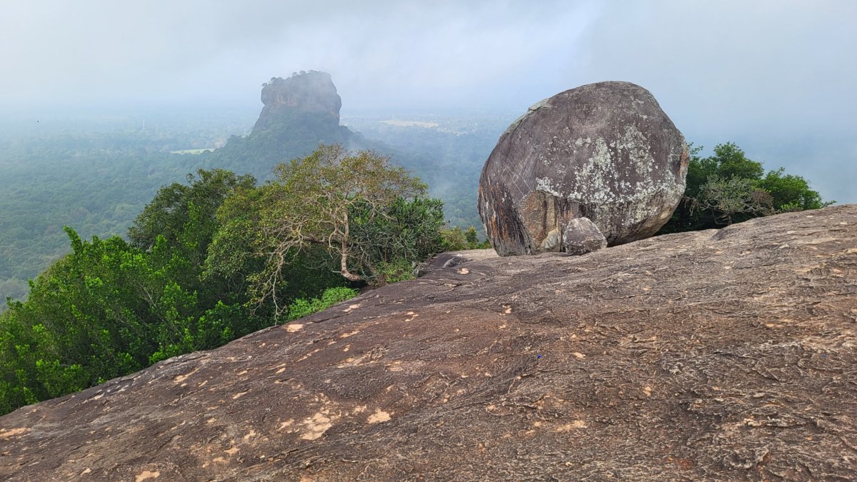 Vlevo Sigiriya