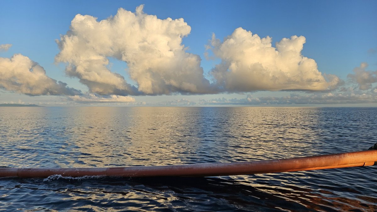 Togianské ostrovy ze speedboatu