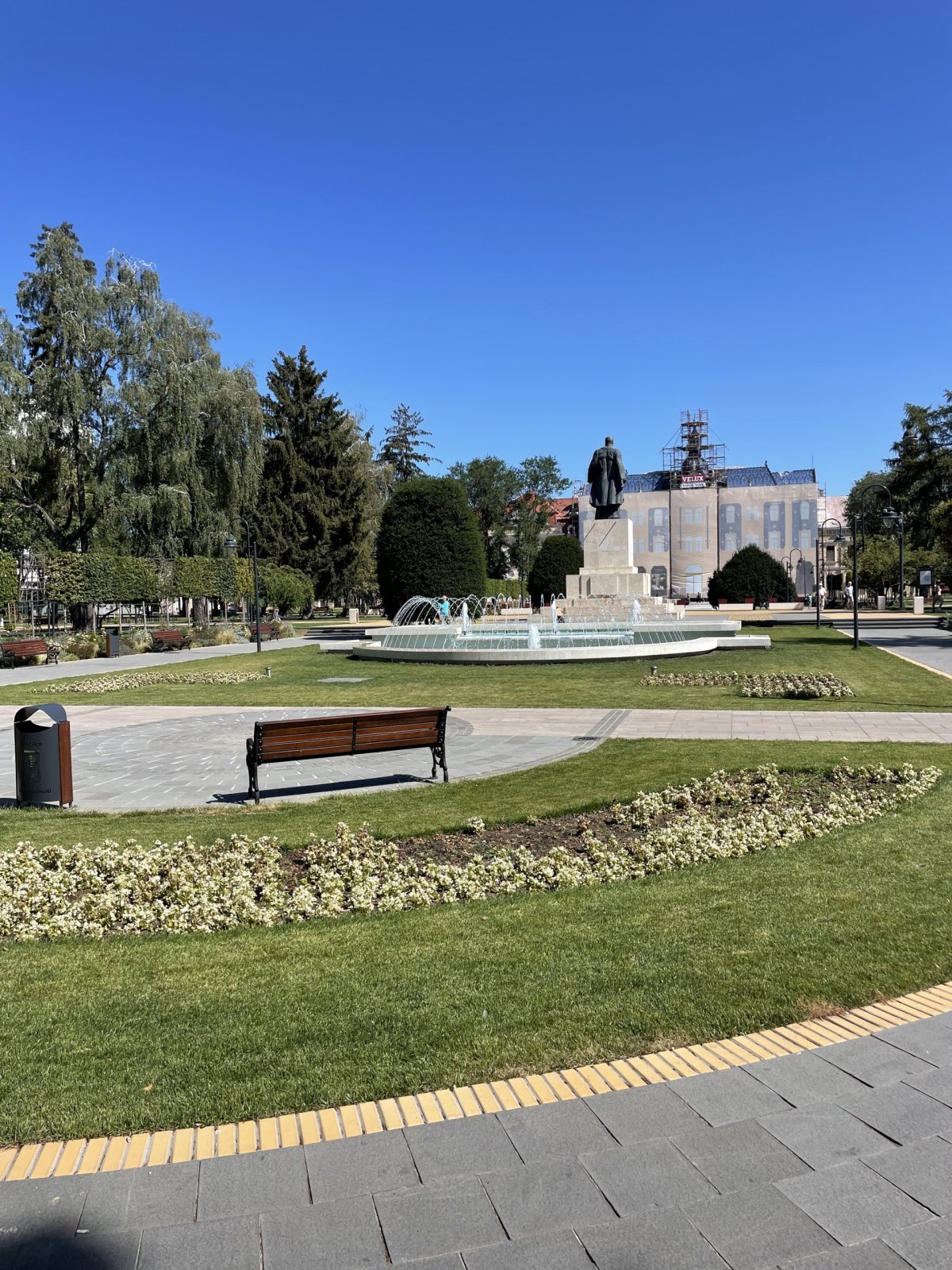 Opravovaný hotel Dacia