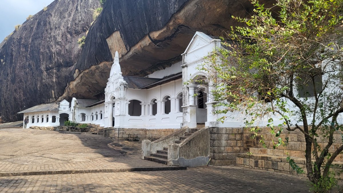 Dambulla Cave Temple