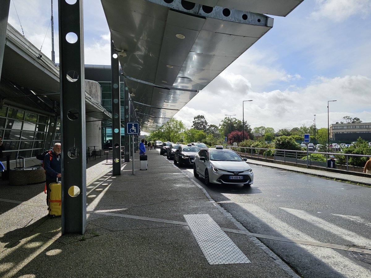 Stanoviště taxi, letiště Rennes