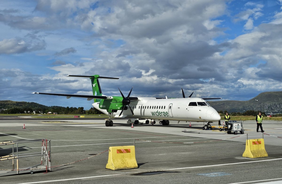 Wideroe, Dash 8-400