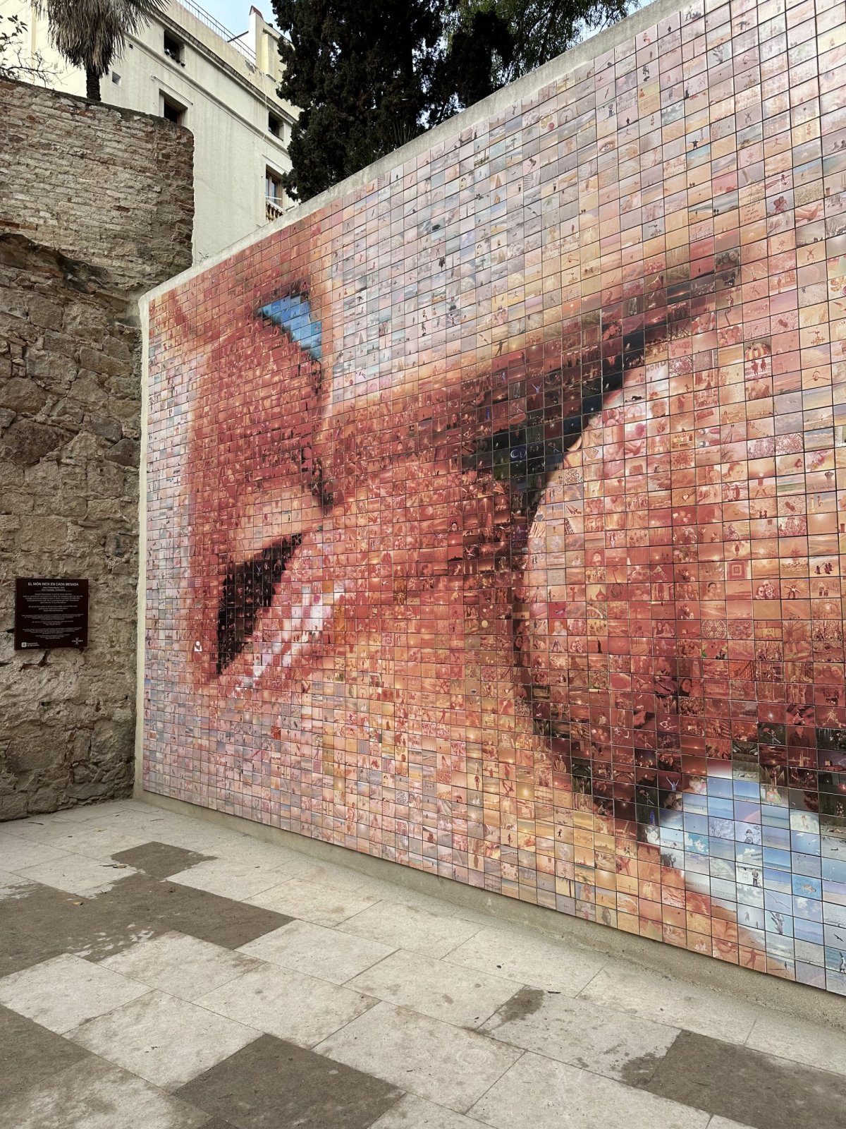 mural El beso