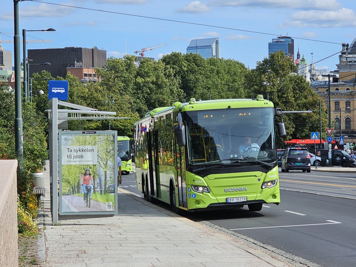 Příměstský autobus