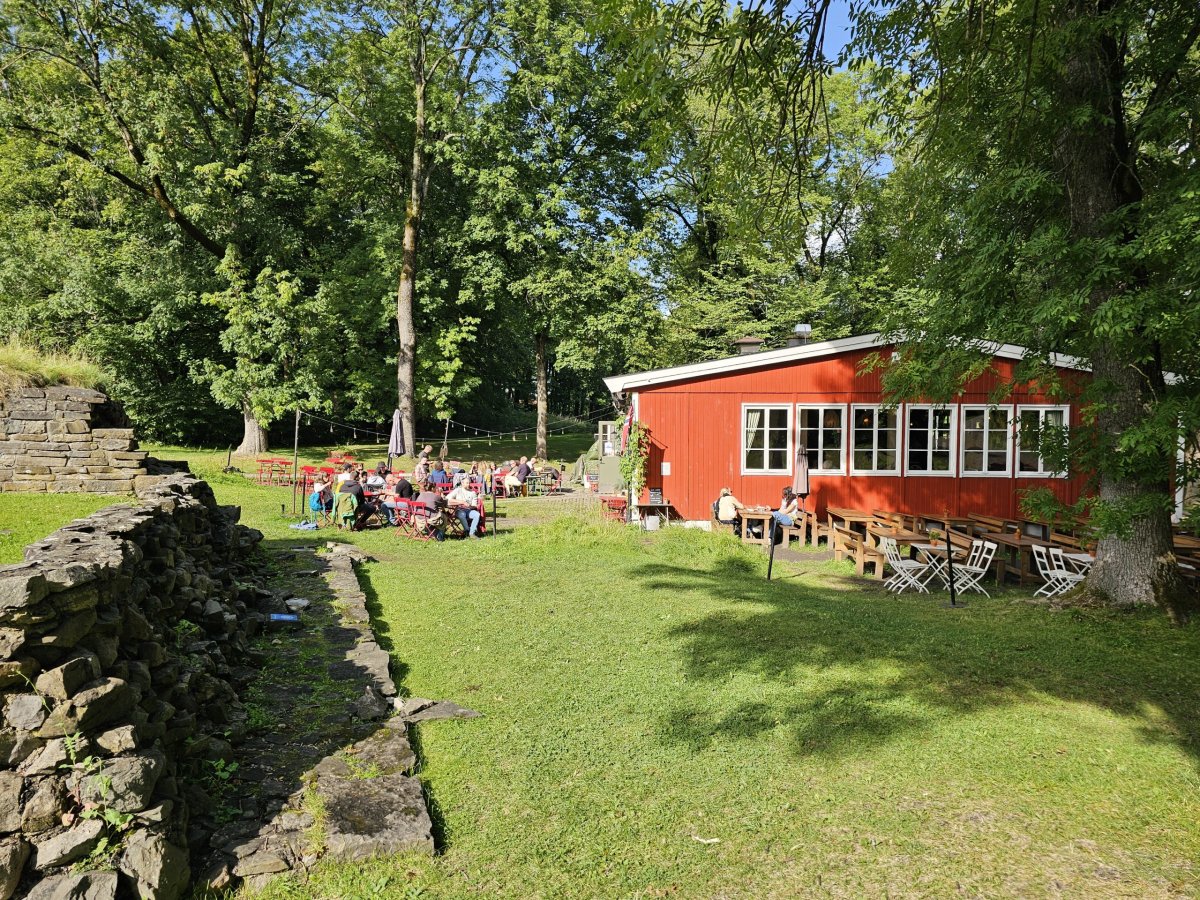 Restaurace na ostrově Hovedoya