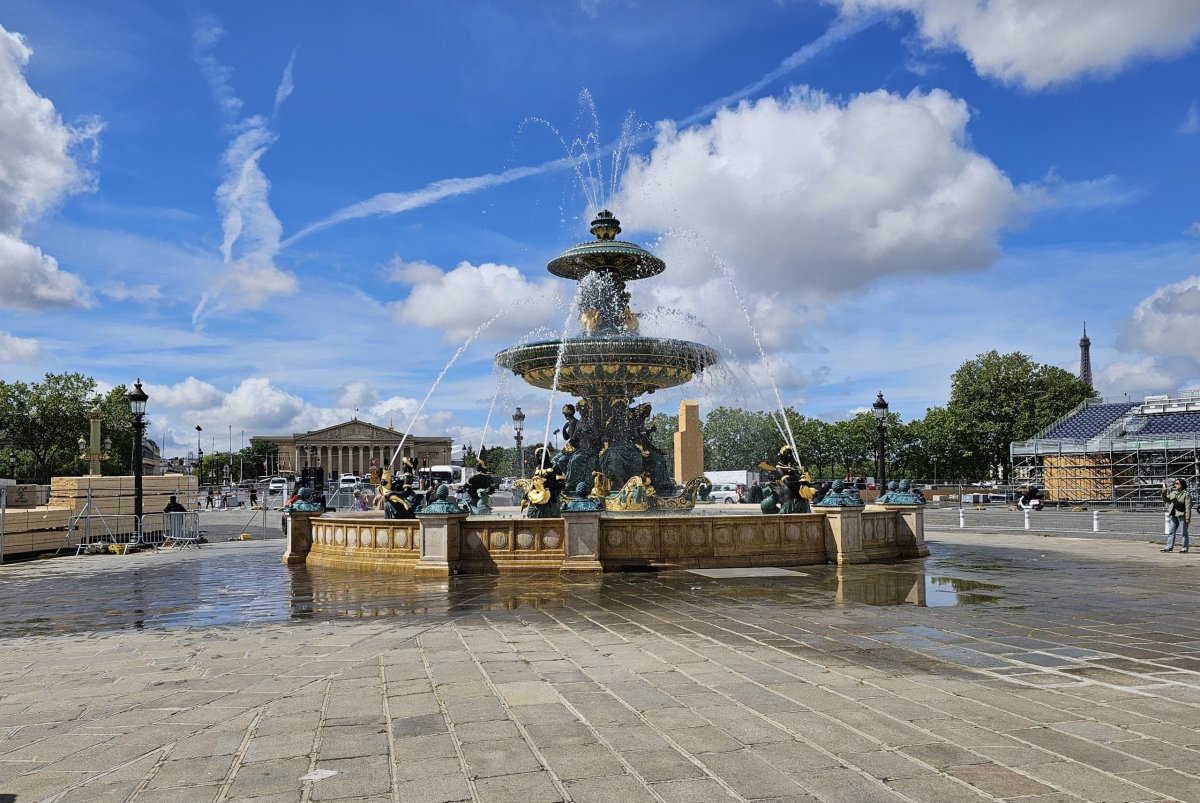 Fontána na Place de la Concorde