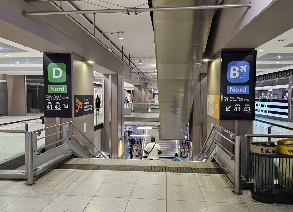 Nástupiště na vlak směrem na letišti - Gare du Nord