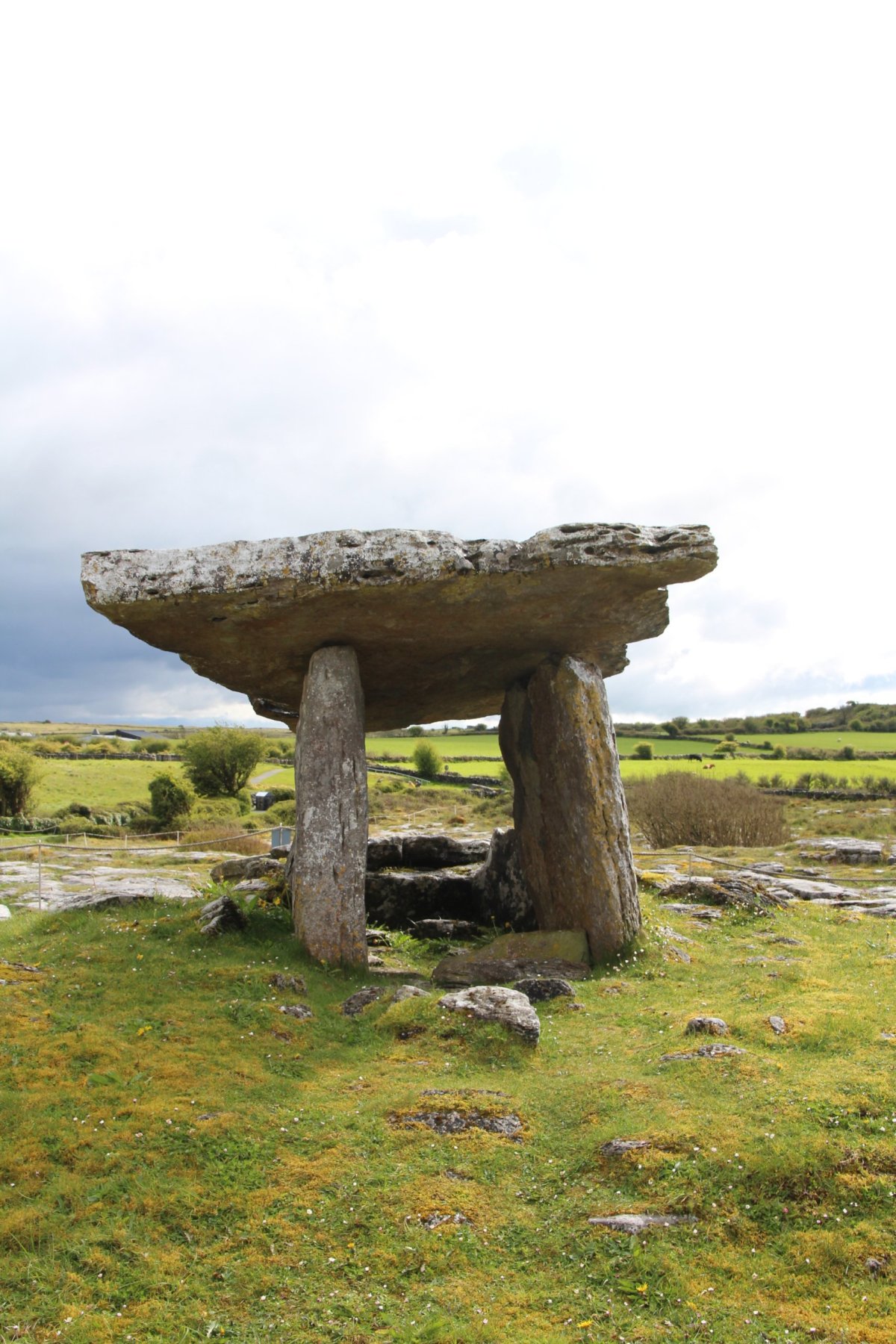 Poulnabrone