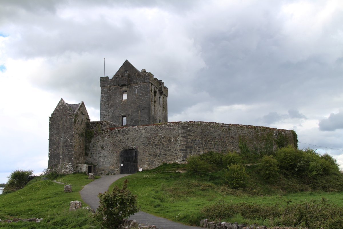 Dunguaire Castle