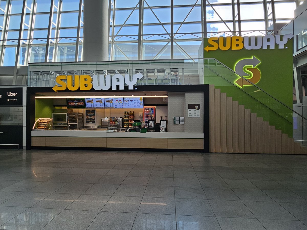 Subway, příletová hala, veřejná část