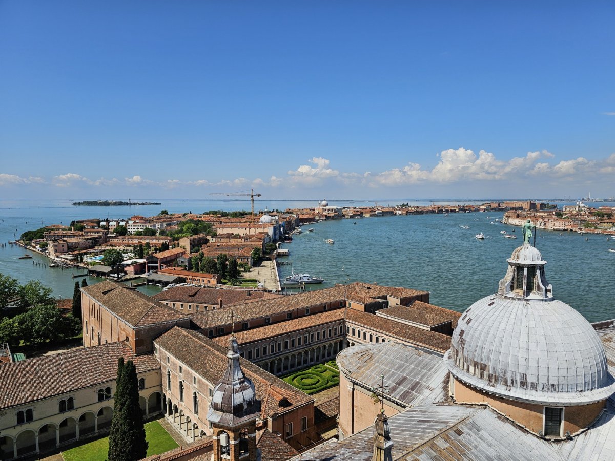 Výhled ze San Giorgio na ostrov Giudecca