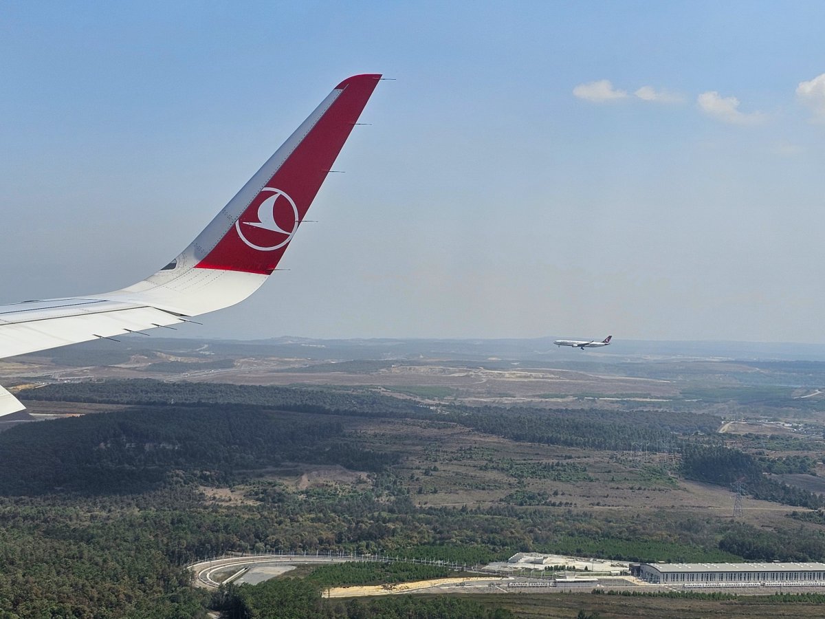 Paralelní přistání letadel Turkish Airlines