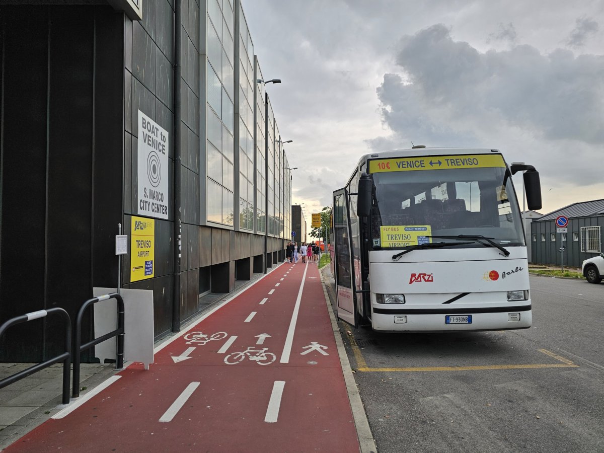 Zastávka Barzi Bus/Terravision, Tronchetto