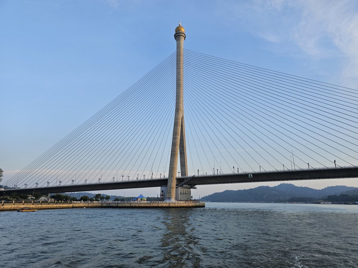 Raja Isteri Bridge