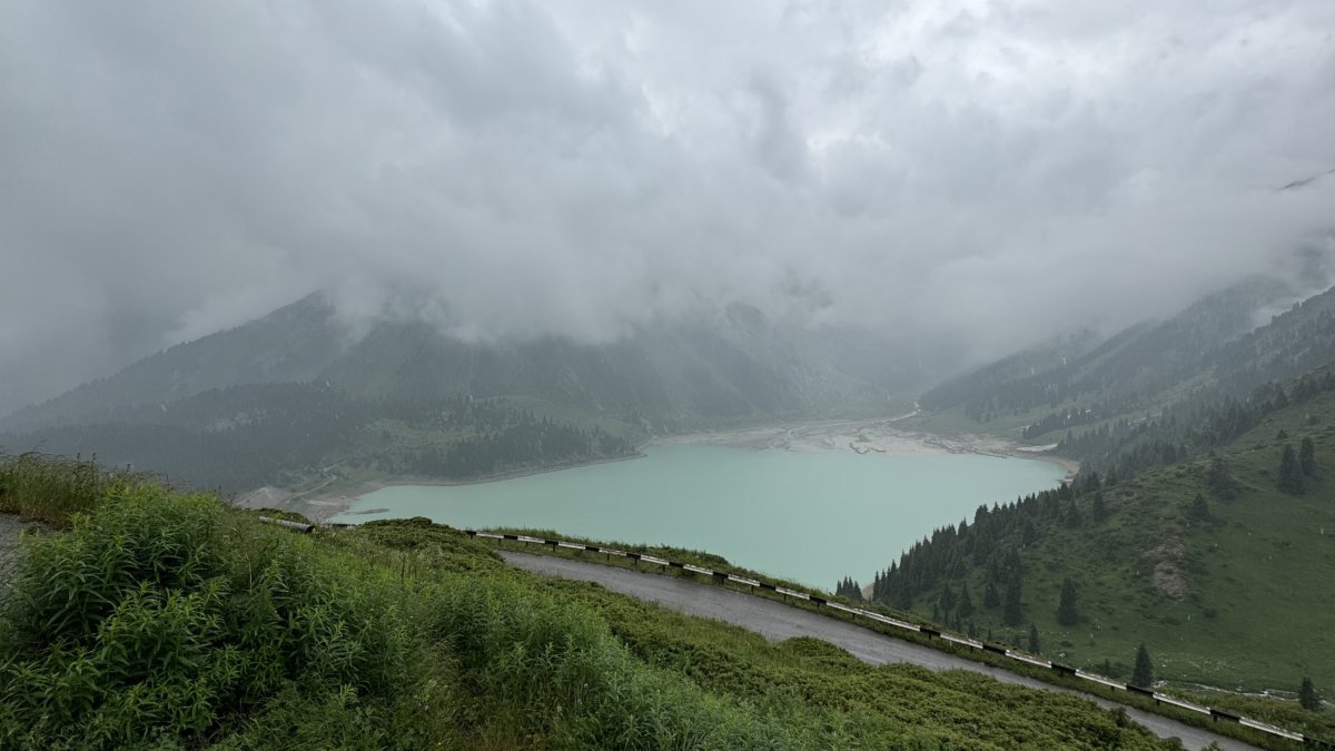 Velké almatinské jezero