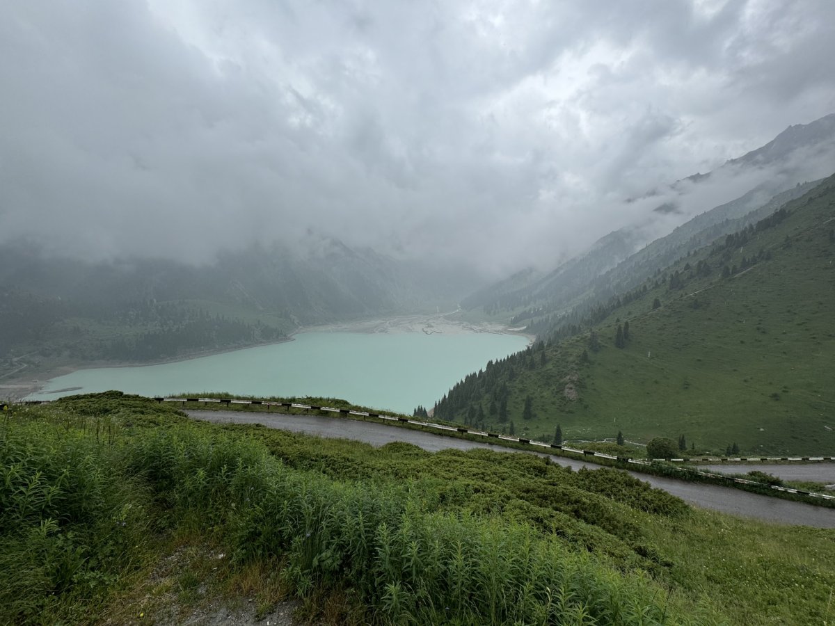 Velké almatinské jezero