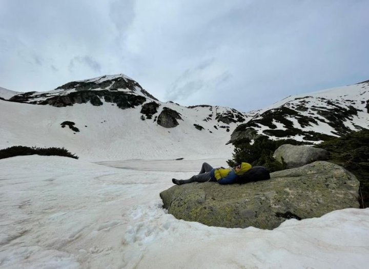 Pirin - Jezero Muratovo a opalovačka na kameni