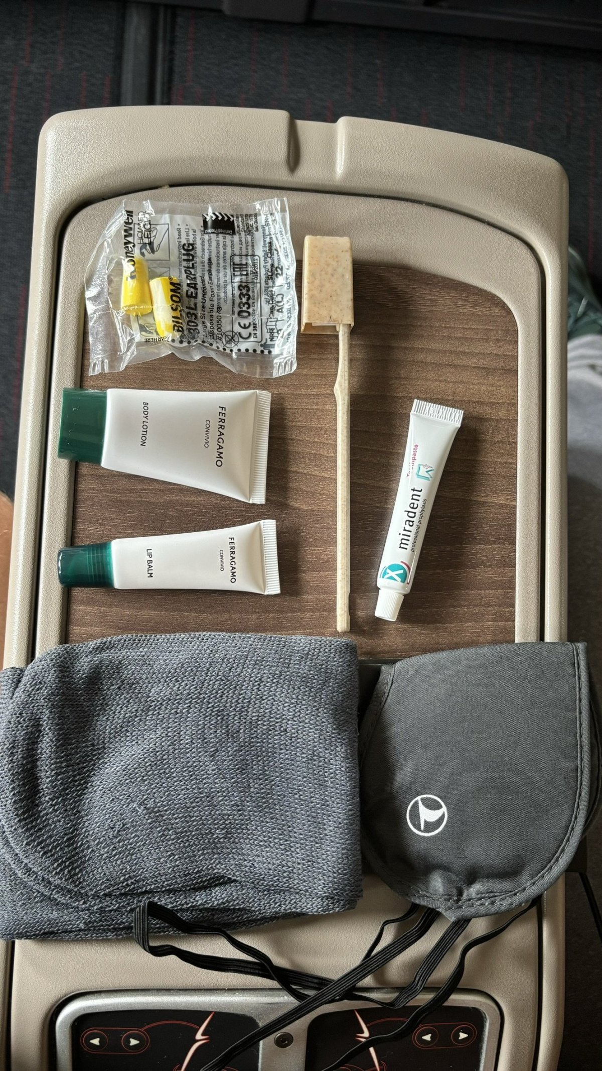 Amenity kit