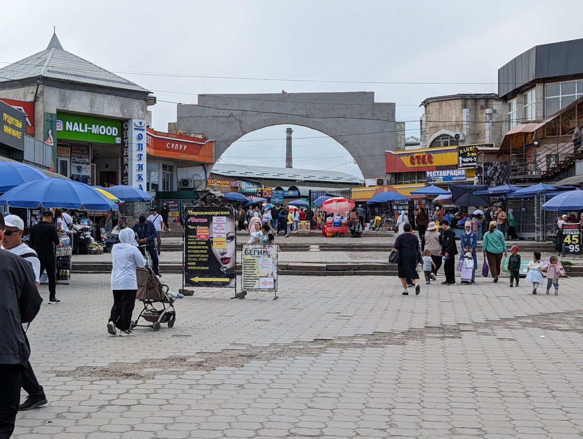 hlavní brána Osh Bazar