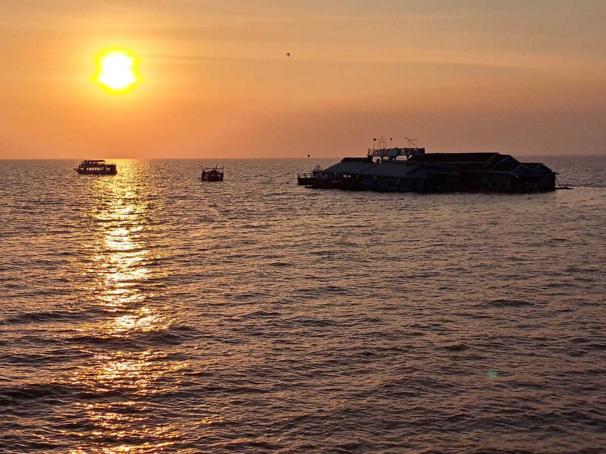 Tonlé Sap západ slunce