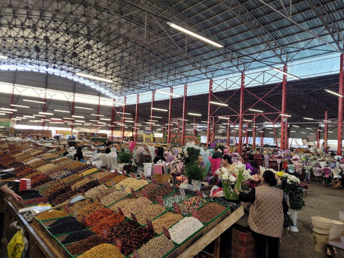 Osh bazar. Sekce potravin