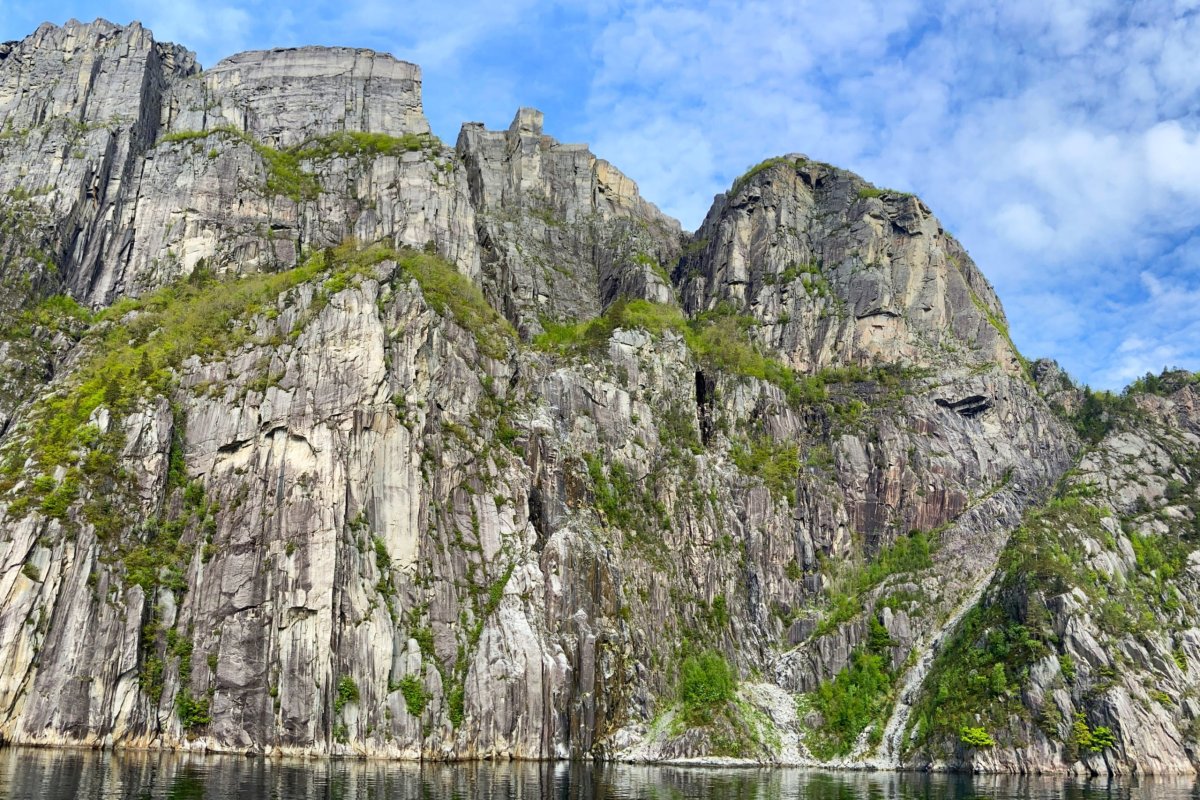 Preikestolen z lodi