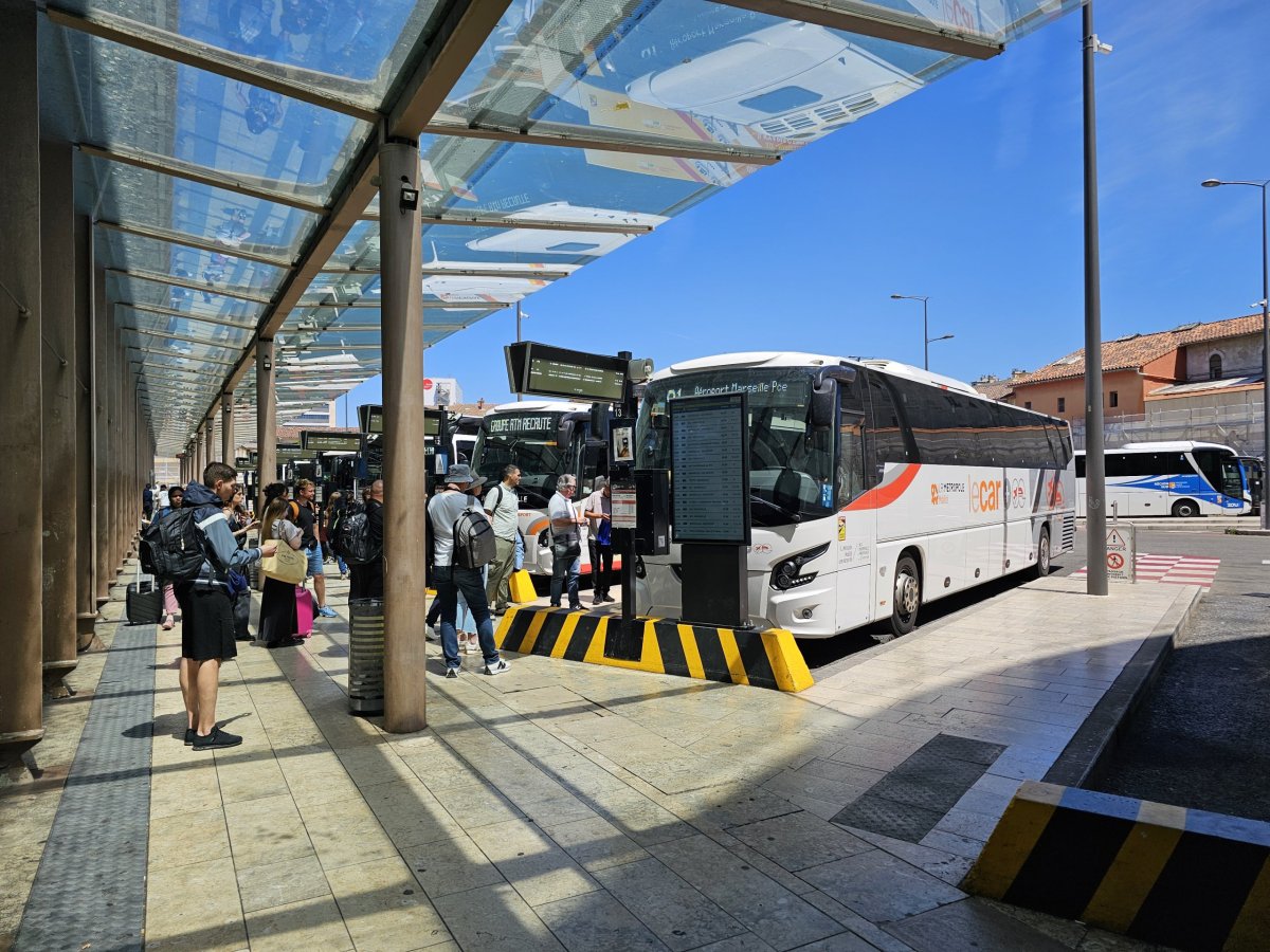 Zastávka letištního autobusu, St Charles