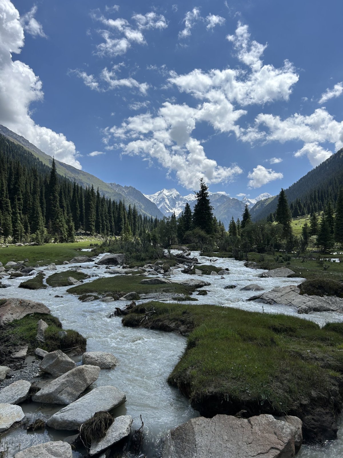 Hiking v Jeti Oguz