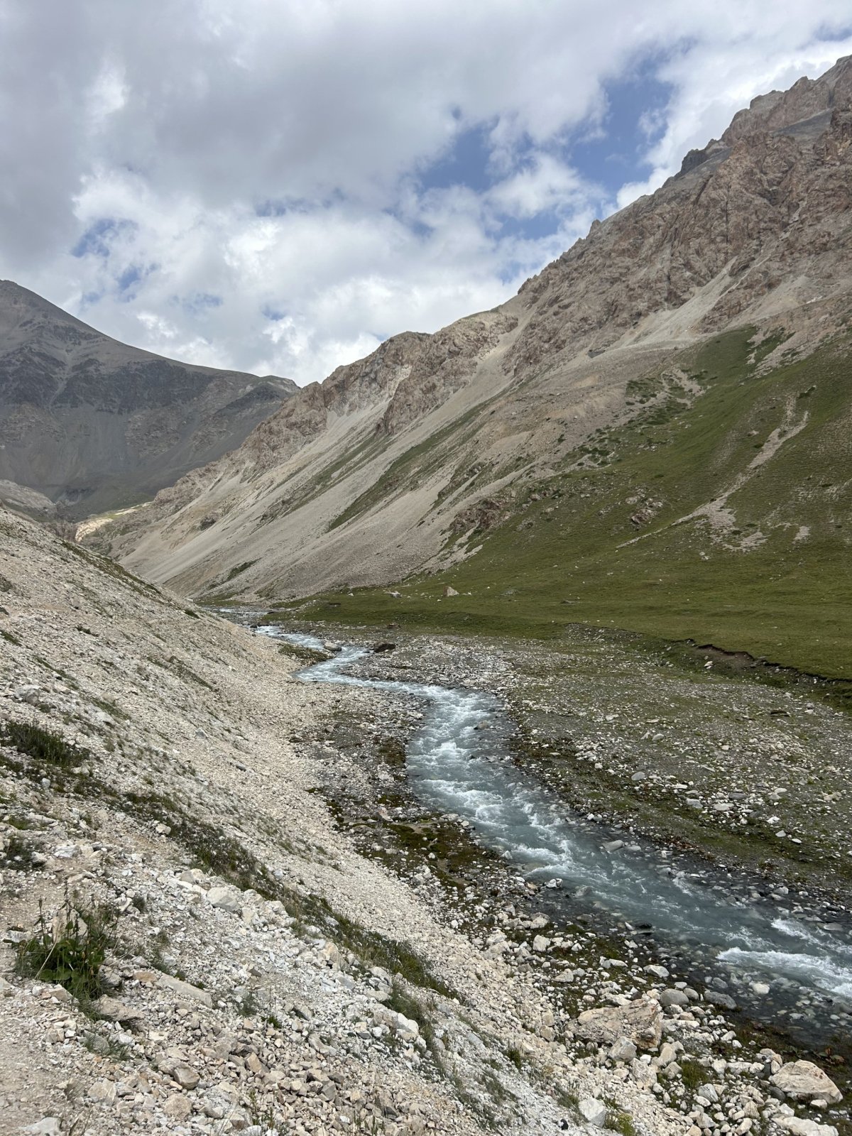 Hike směr Sary Mogol Pass