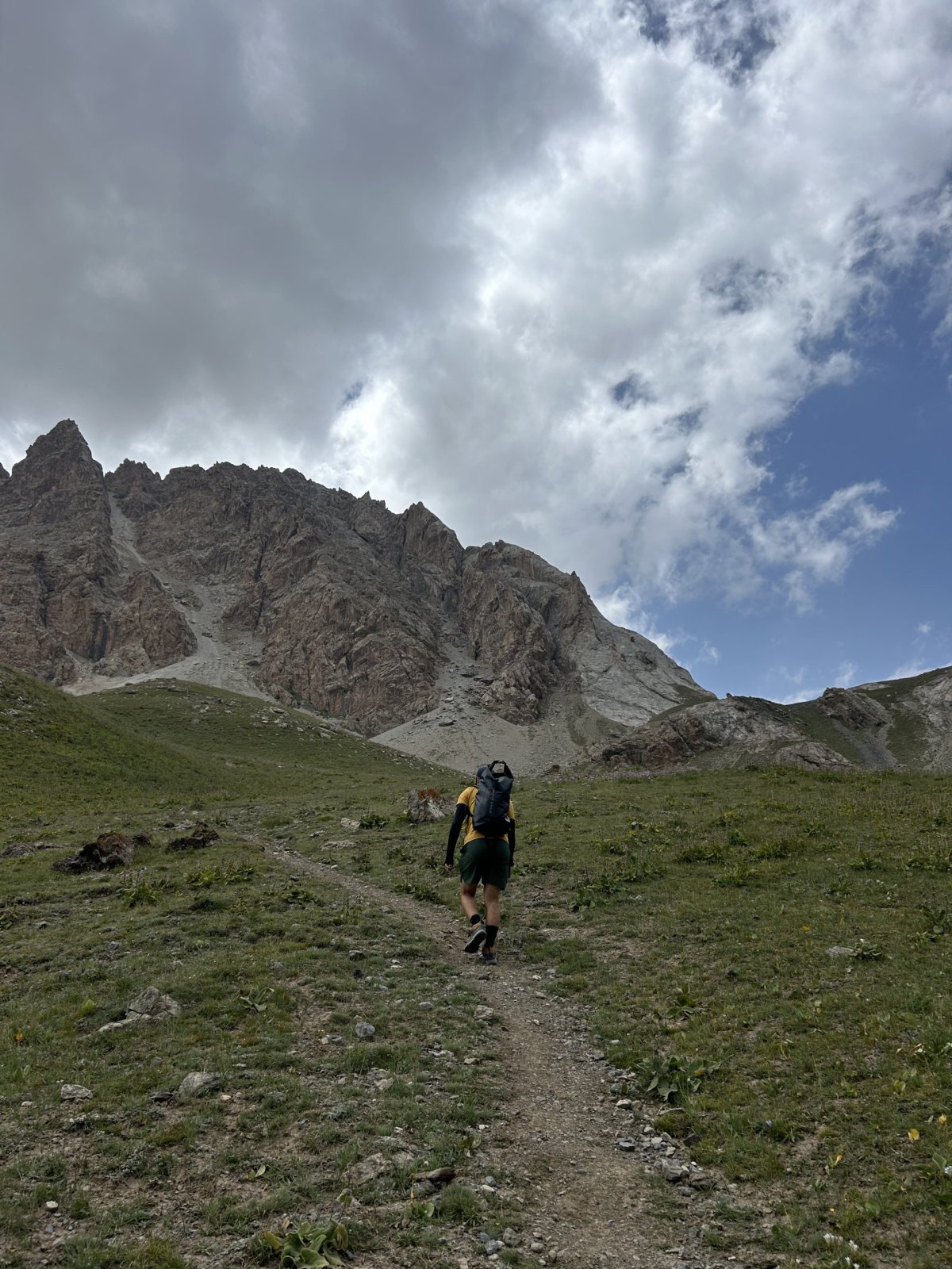 Hike směr Sary Mogol Pass