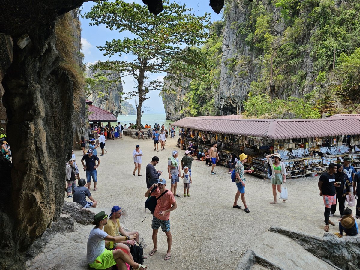 Obchůdky na James Bond Island