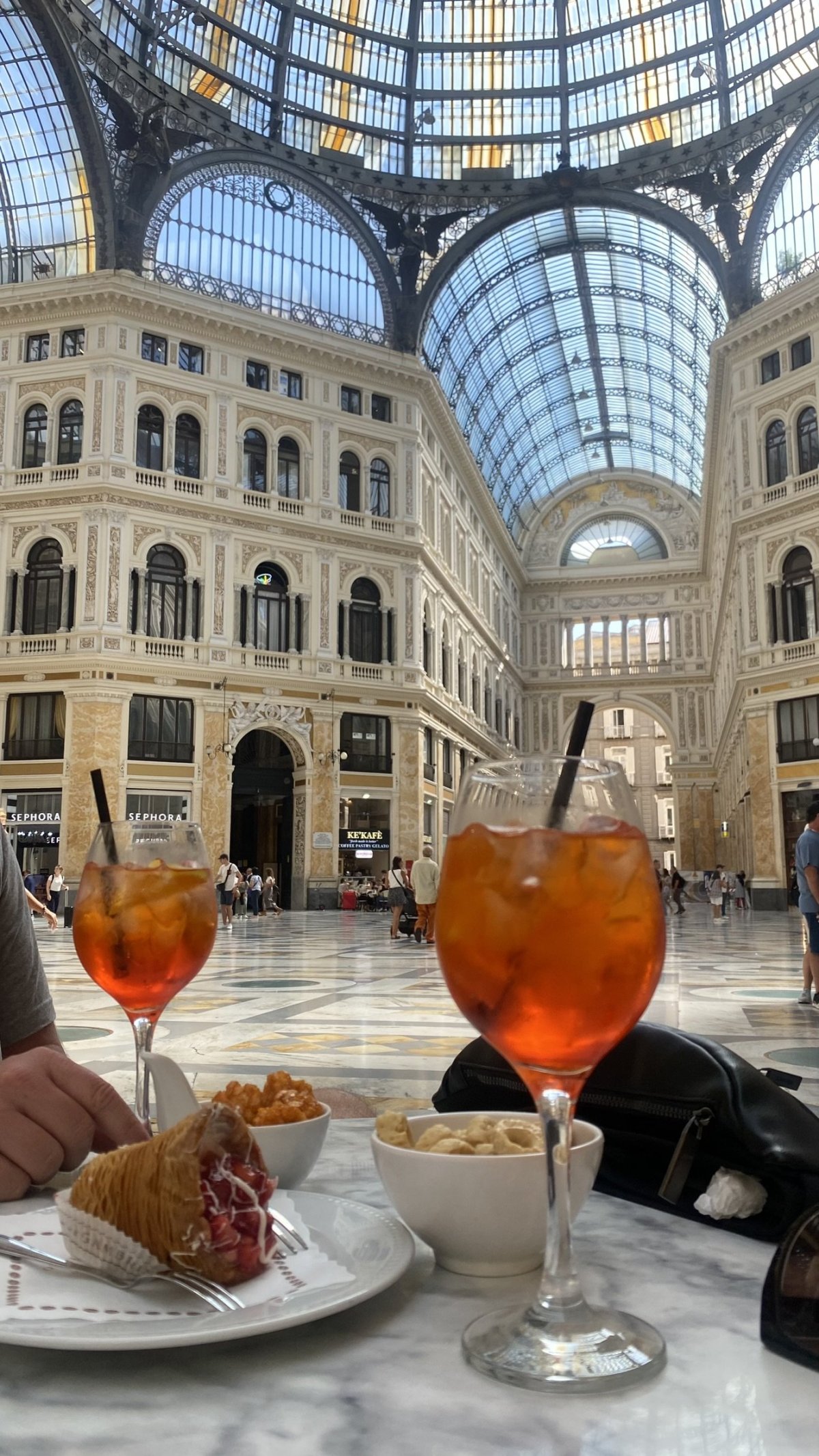 Aperol v Galeria Umberto I