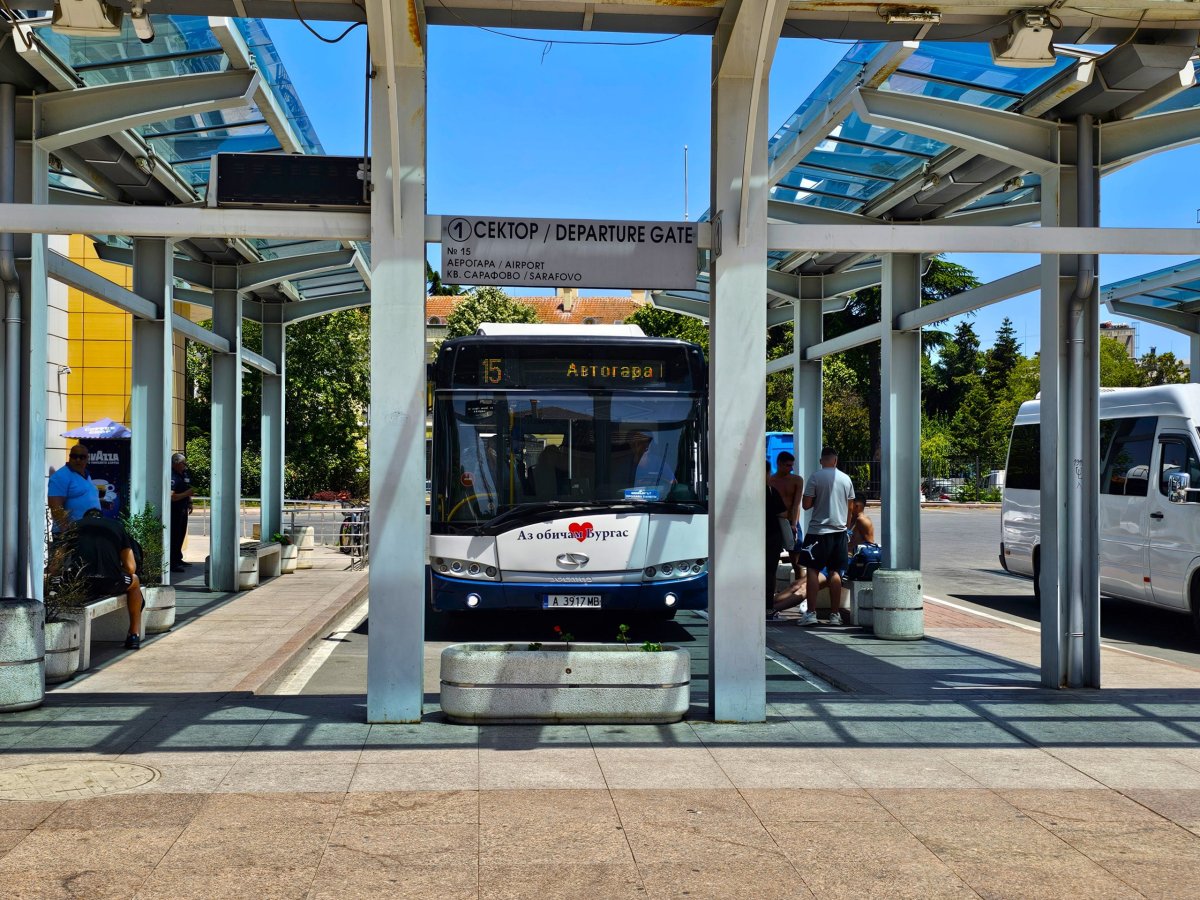 Stanoviště linky 15 na autobusovém nádraží