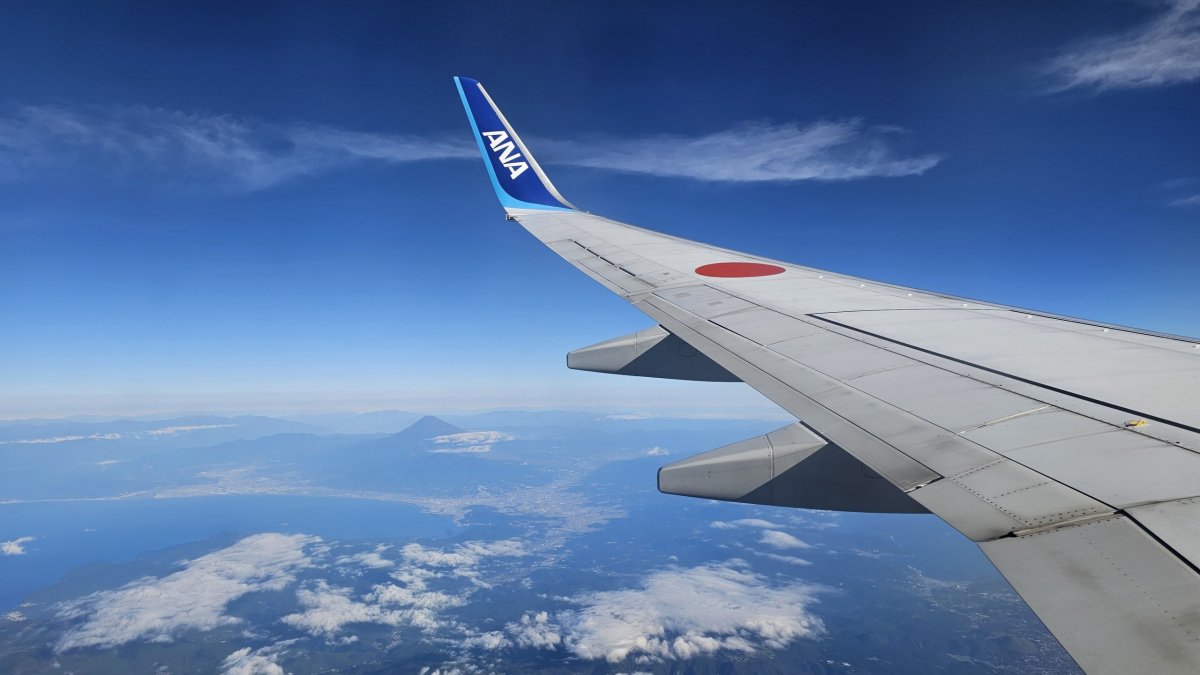 Let Nagoya - Tokio Haneda s horou Fuji v pozadí