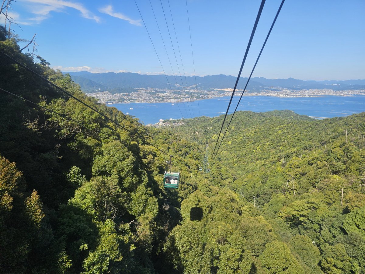 První část lanové dráhy na Mount Misen