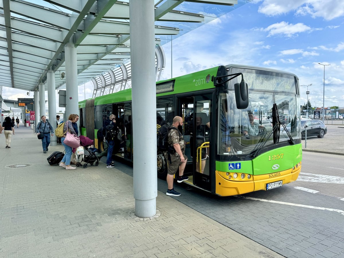 Autobus číslo 159 z letiště Poznaň