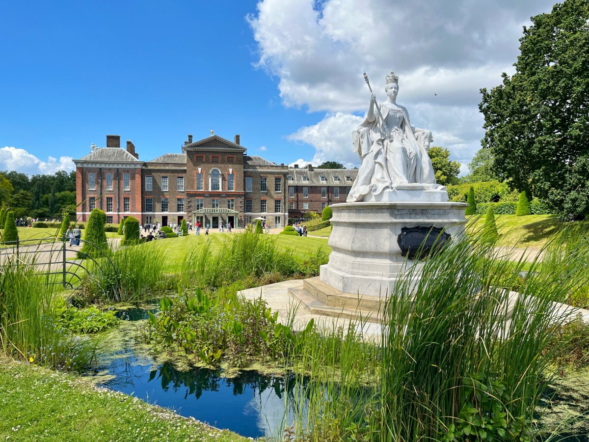 Queen Victoria Statue