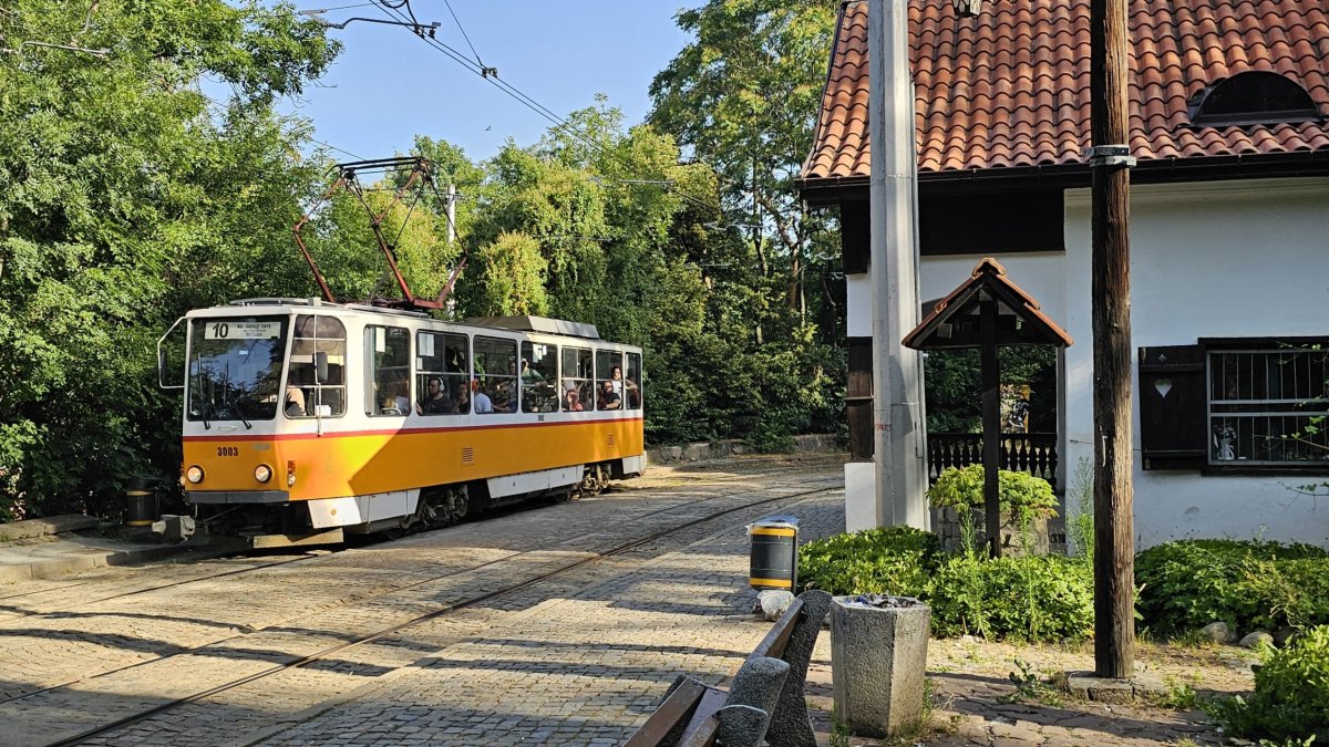 Tramvaj v parku Varoša