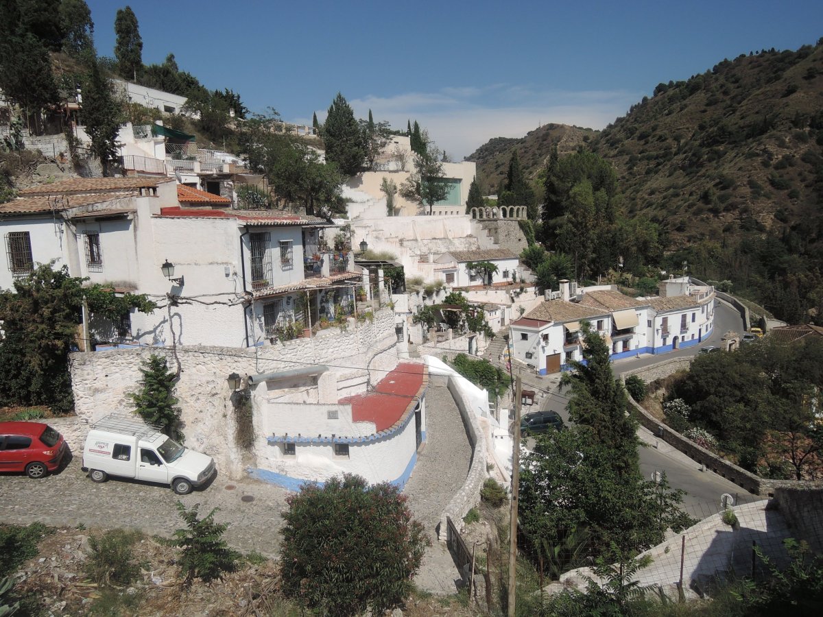 Sacromonte - cesta i tlak stoupá vzhůru