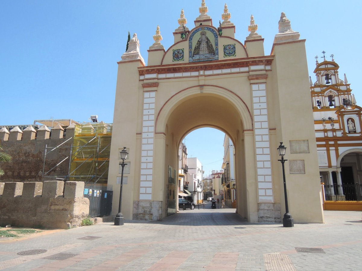 Puerta de la Macarena