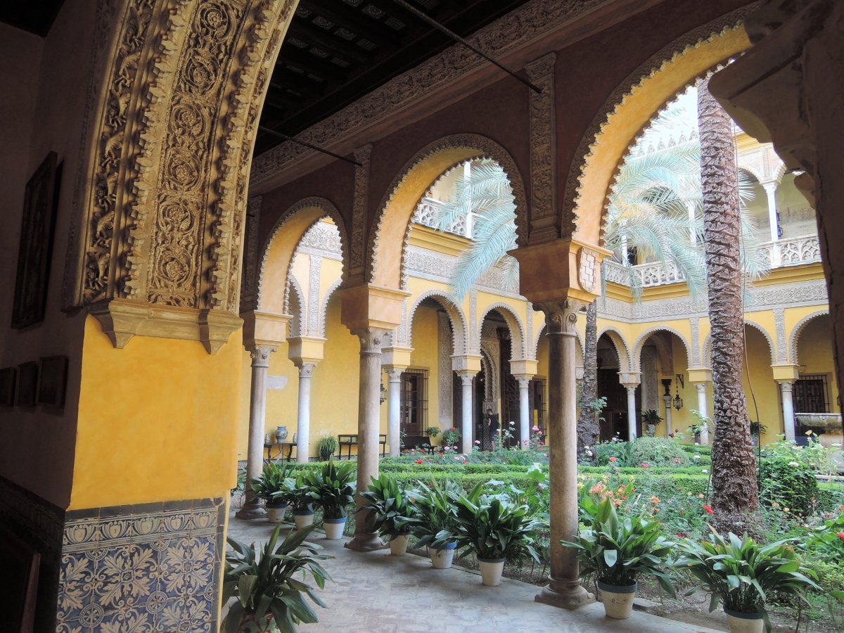 Palacio de Las Dueňas přelom 15.st. - patio