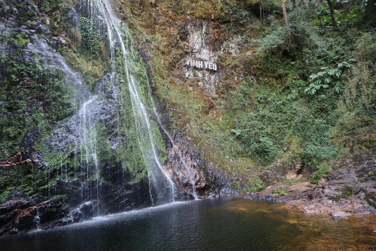 Love waterfall, Údolí Muong Hoa