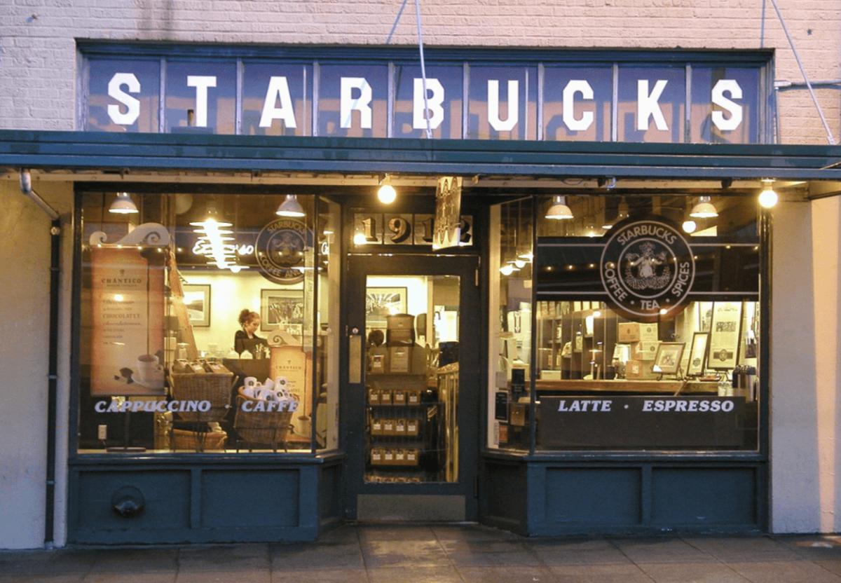 První Starbucks